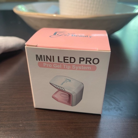 iGel Beauty Mini LED Pro - Picture 3 of 4